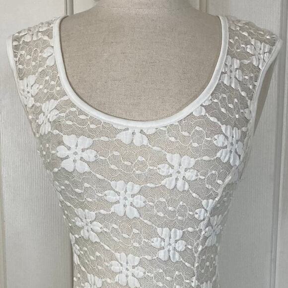 Cream lace mini tunic top, ladies stretch floral high low scoop neck - Picture 6 of 6